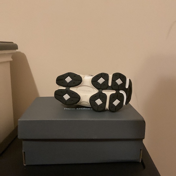 New balance , 6C, grey - Picture 2 of 3